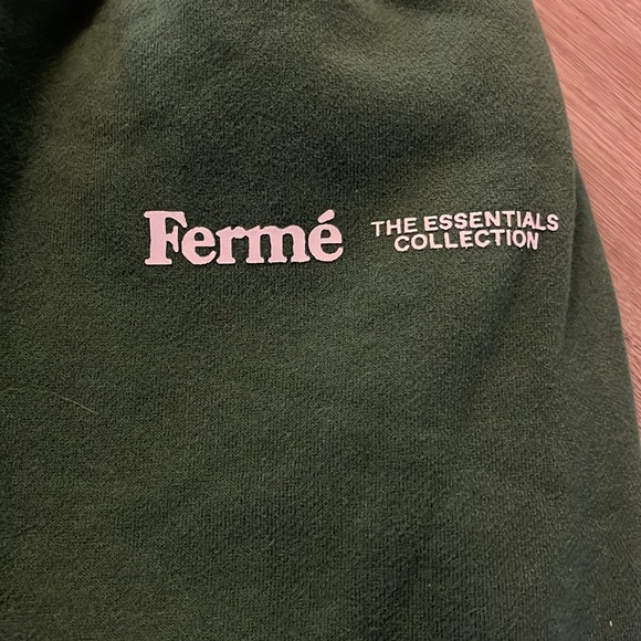 Shorts - Picture 2 of 4